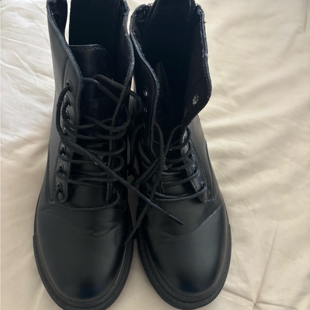 SHEIN Black Lace-Up Boots